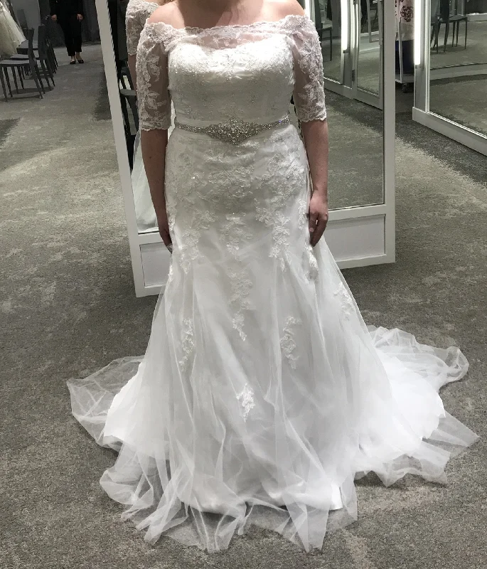 David's Bridal Jewel 3/4 Sleeve Lace Lace Dress Layers